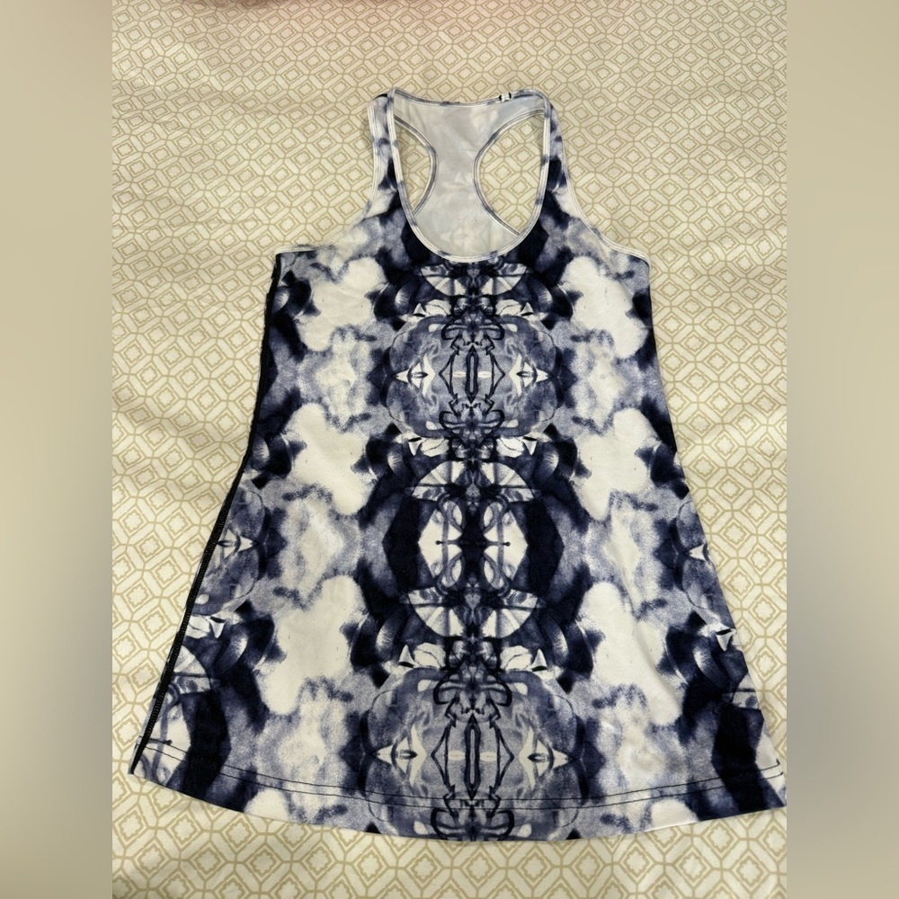 lululemon athletica Women's Navy and White Tie-Dye Racerback Tank